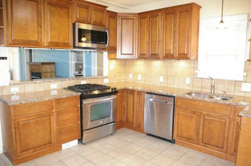 971 Victoria St, Antioch, IL 60002-1518