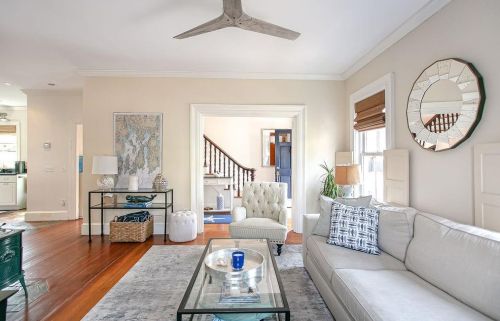 10 Sherman St, Middletown, RI 02840-2924