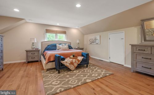 1827 Krystle Dr, Lancaster PA  17602-4149 exterior