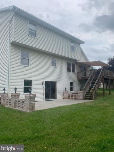 806 Thetford Ct, Harrisburg, PA 17111-6882
