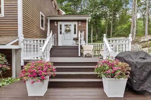 21 Victoria Dr, Londonderry, NH 03053-3624