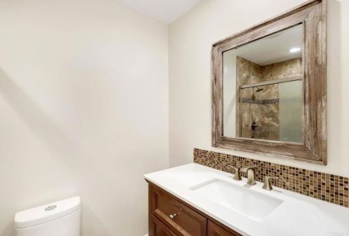 1730 Calle Jules, Vista CA  92084-3242 exterior