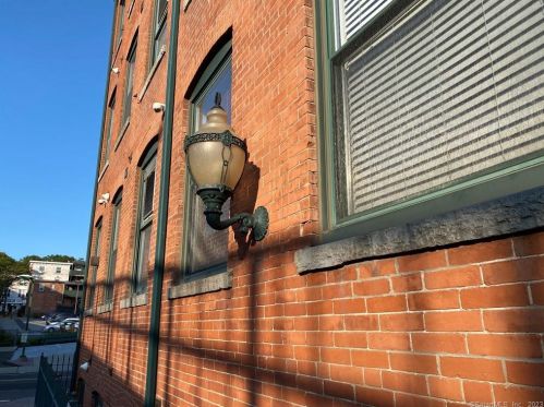 145 Canal St, Huntington CT  06484-8100 exterior