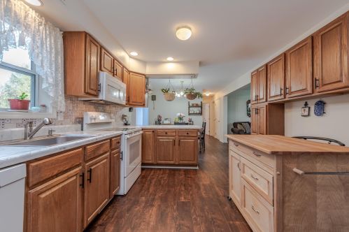 67 Barry Highlands Rd, Danbury, NH 03230-4700