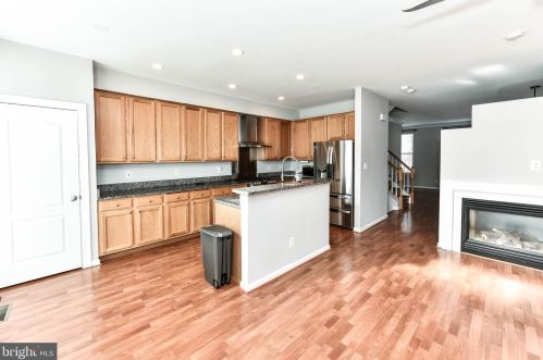 13363 Colchester Ferry Pl, Woodbridge VA  22191-1240 exterior
