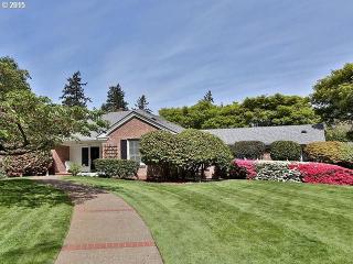 1333 Mary Failing Dr, Portland, OR