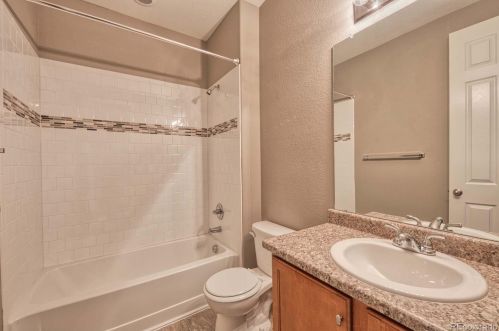 176 Kewaunee Way, Aurora CO 80016-4327 exterior