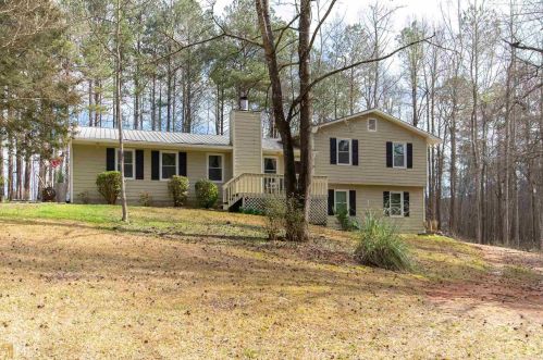 125 Ebenezer Dr, Newnan, GA 30265-1746
