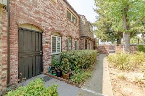 1946 Benita Dr, Rancho Cordova, CA 95670-2603