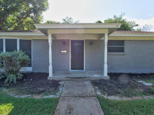 5605 Wimbleton Way, Fort Worth TX 76133-2814 exterior