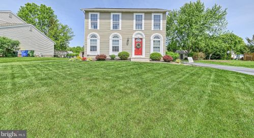 1060 Cherimoya St, York, PA 17404-8305