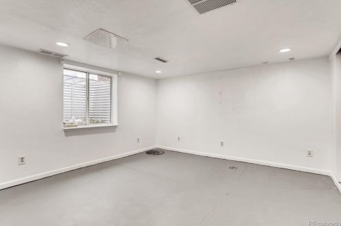 5262 Dearborn St, Denver CO 80239-6037 exterior