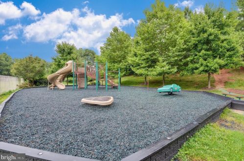 465 Sayre Dr, Princeton NJ  08540-5847 exterior