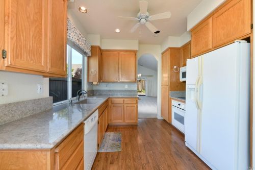 807 Fred Waring Ct, Windsor, CA 95492-7564