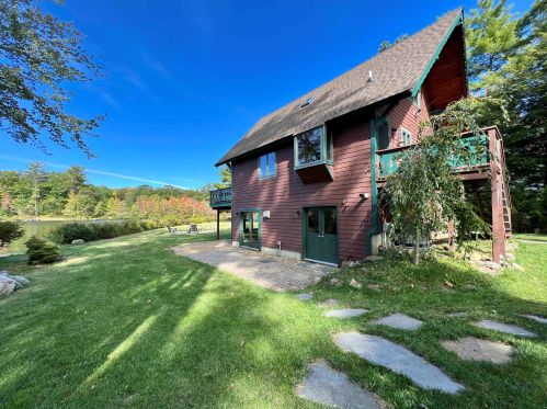 2 Sleepy Hollow Ln, Chichester, NH 03234-4830