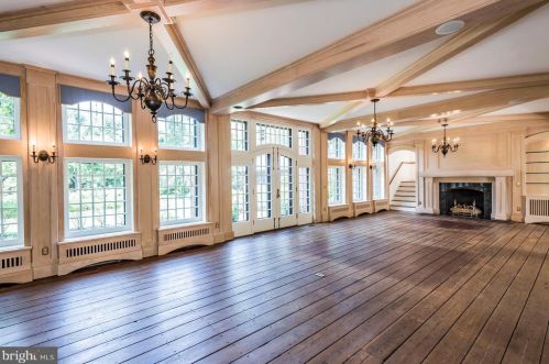 20 Greenhouse Dr, Princeton NJ  08540-4801 exterior
