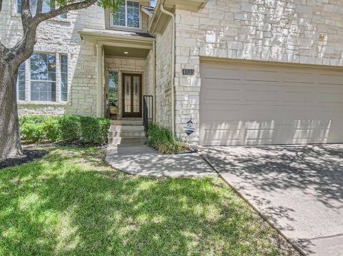 4333 Cyn Gln Cir, Austin TX  78732-2185 exterior