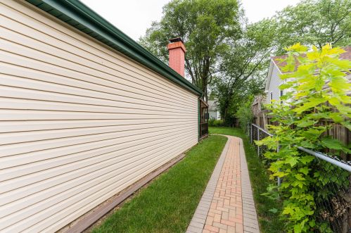 1502 Frank Ave, Bannockburn IL  60015-3523 exterior