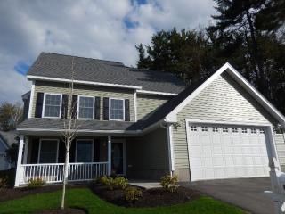 51 Hollow Ridge Dr, Nashua, NH 03062-4477