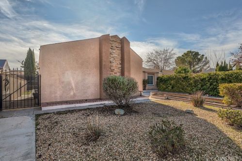 3142 Larwood Dr, Lancaster, CA 93536-4736