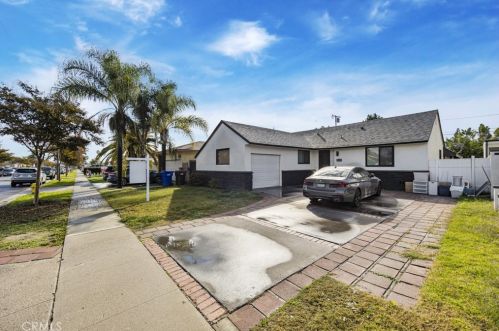 9524 Muller St, Downey, CA 90241-3033