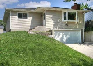 2507 Glen Pl, Davenport, IA 52804-1923