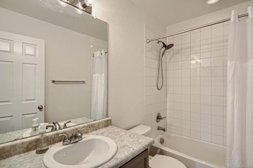 4677 Nepal Way, Aurora CO 80015-6402 exterior