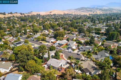 2735 Calpine Pl, Concord CA  94518-2610 exterior