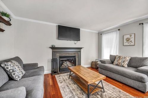 106 Northview Dr, Middletown CT  06457-1901 exterior
