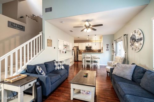 1843 Amberleaf Ln, Simi Valley CA  93065-7435 exterior