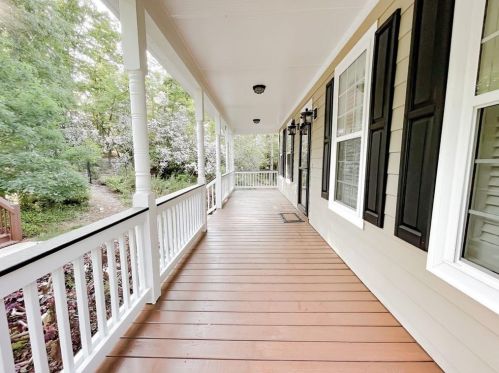 300 Mountain Deer Ct, Clarkesville, GA 30523-2107