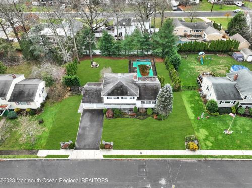 4 Judith Ct, Tinton Falls NJ  07712-4136 exterior