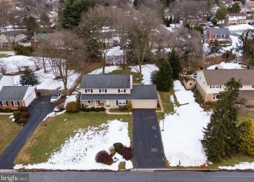 1949 Rachael Dr, Lancaster PA  17601-3627 exterior