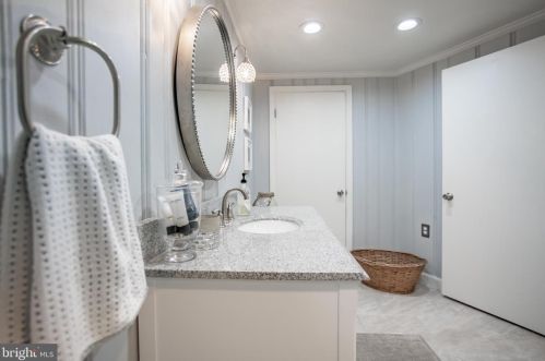 221 Clearview Rd, Hanover PA 17331-1311 exterior