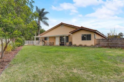 145 El Valle Opulento, Vista CA 92083-7708 exterior