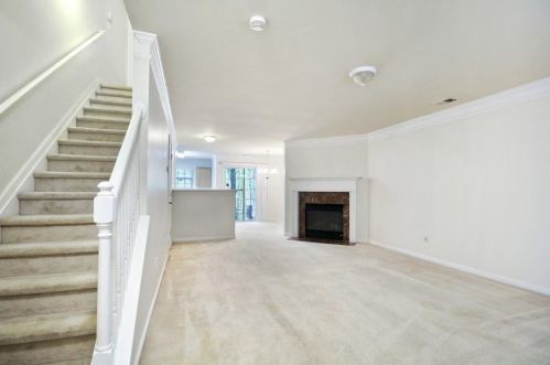 815 Crestwell Cir, Atlanta, GA 30331-8623