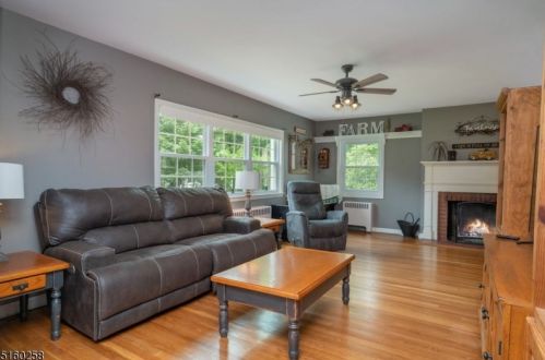 19 Drakestown Rd, Hackettstown NJ  07840-5649 exterior
