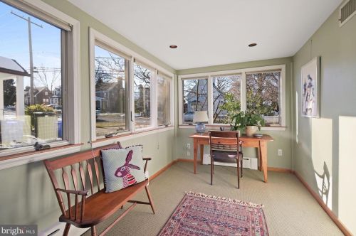 612 Pershing Dr, Silver Spring MD 20910-4341 exterior