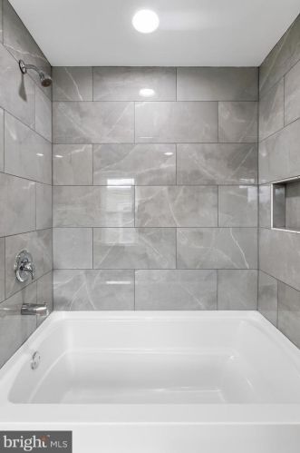 228 Pne St, Lancaster PA  17603-3435 exterior