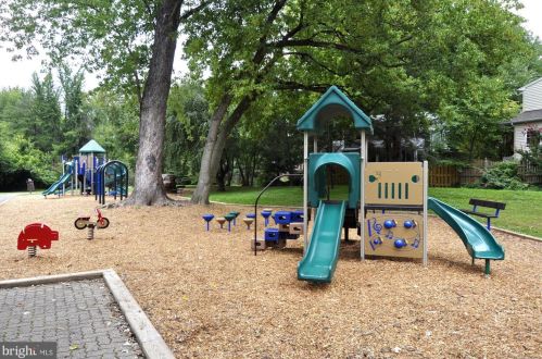 1903 Stratton Rd, Silver Spring MD 20910-1739 exterior