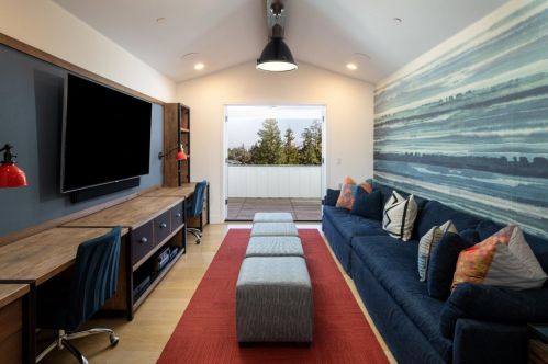 1475 Country Clb Dr, Los Altos CA 94024-5904 exterior