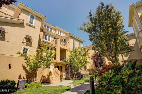 3289 Monaghan St, Pleasanton, CA 94568-4571