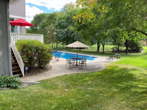 3544 Crestmoor Dr, Saint Paul MN  55125-5028 exterior