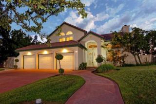 306 Hillcrest Ave, Fresno, CA 93720-0886