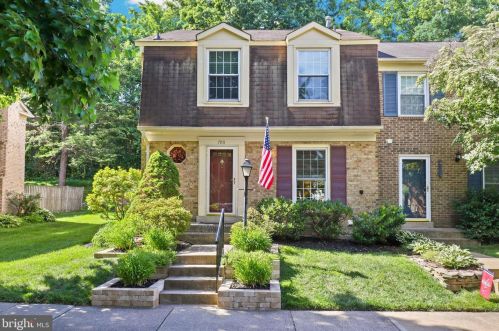7911 Bethelen Woods Ln, Springfield, VA 22153-2010