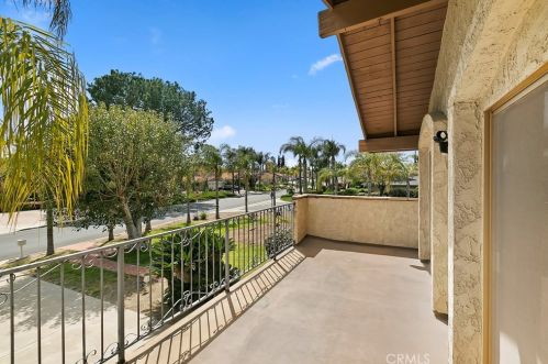 16350 Rancho Escondido Dr, Riverside CA  92506-5816 exterior