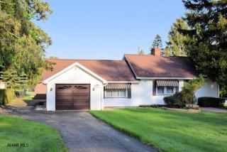 1934 Bellmeade Dr, Altoona, PA 16602-7502