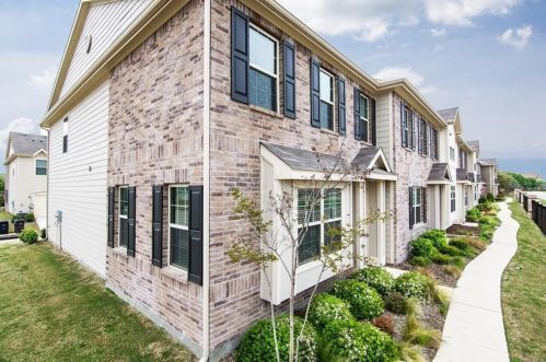 6901 Sandshell Blvd, Fort Worth TX  76137-7572 exterior