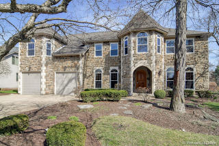 2025 Mustang Dr, Naperville, IL 60565-6772