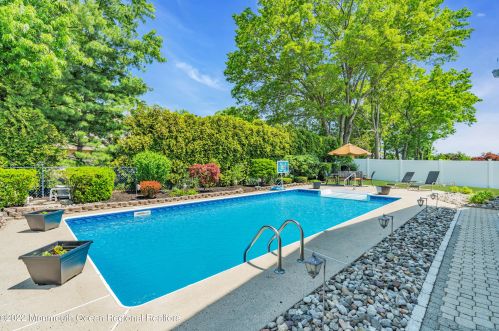 33 Cherry Ln, Wall Township, NJ 07731-2682